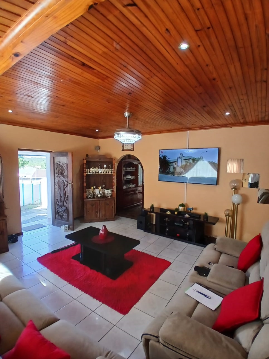 4 Bedroom Property for Sale in Amalinda Eastern Cape